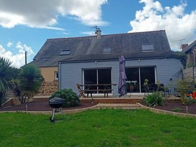 Maison entièrement rénover 185m2 terrain 1770 en campagne proche bourg