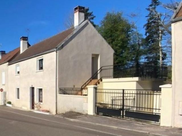 Maison entretenue, centre ville AVALLON à pied