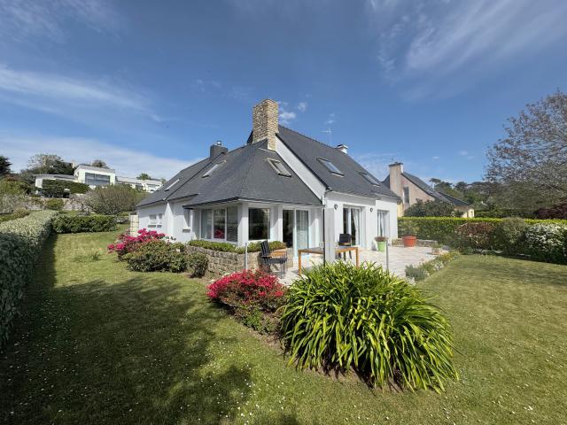 Maison entre la plage du Portzic et le marché de Crozon