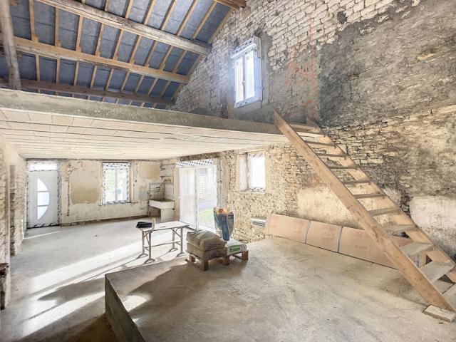 MAISON EN COURS DE RENOVATION