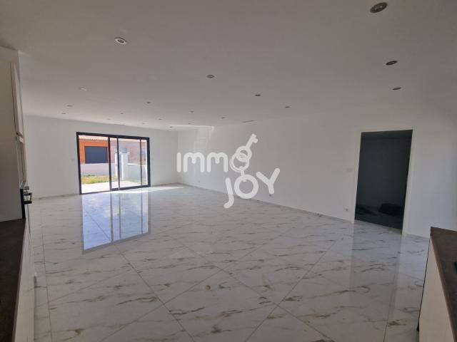 MAISON EN CONSTRUCTION 11800 FLOURE