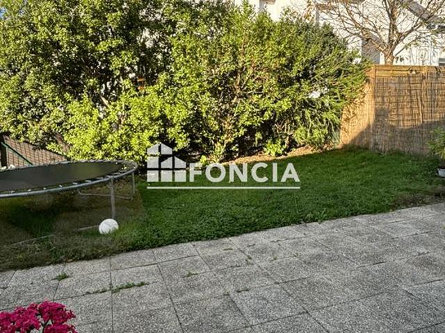 Maison en copropriété horizontale avec jardin – Locataire en place