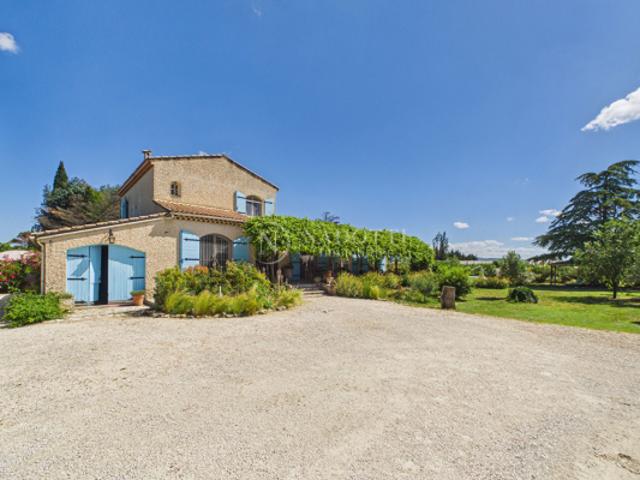 Maison en campagne Cavaillonnaise avec piscine