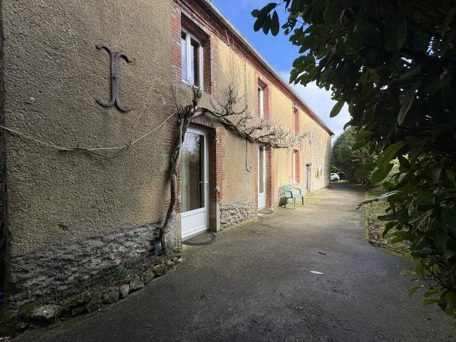 MAISON EN CAMPAGNE AVEC HECTARES