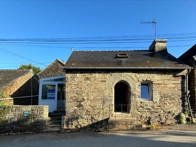 MAISON EN CAMPAGNE PROCHE CARHAIX
