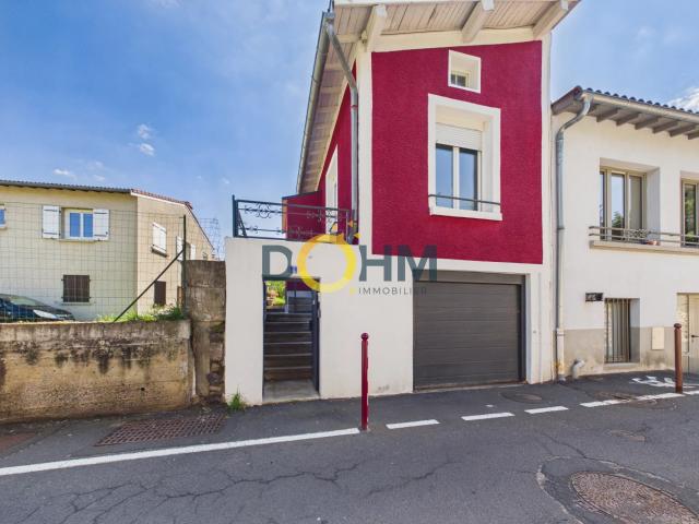 Maison en centre ville avec jardin et garage