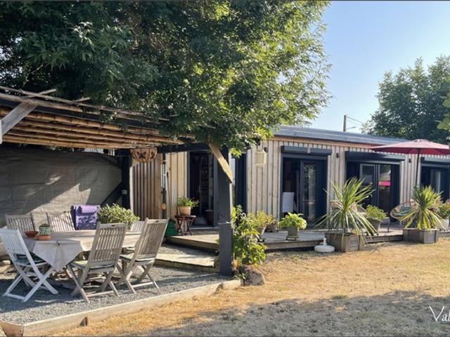 Maison en bois 2 chambres+ bureau sur terrain de 1489 m²