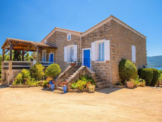 Maison en bord de mer