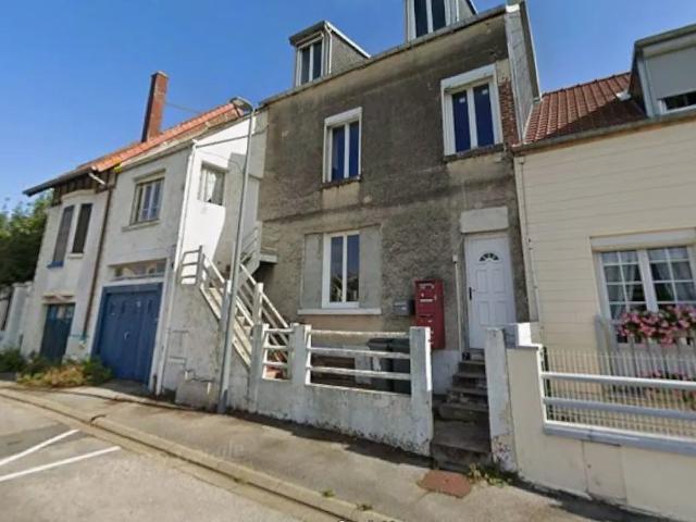 Maison en bord de mer avec 5 appartements à vendre à Mers Les Bains, France