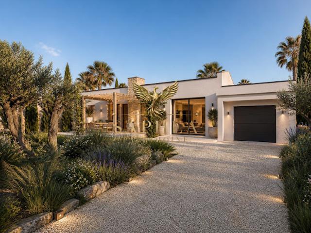 Maison en bord de mer avec jardin