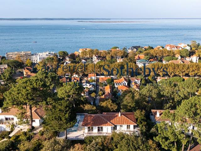 Maison en bord de mer avec jardin