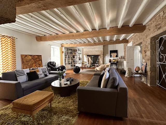 Maison en bord de mer avec jardin