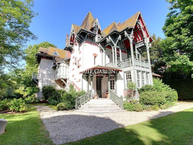Maison en bord de mer avec jardin