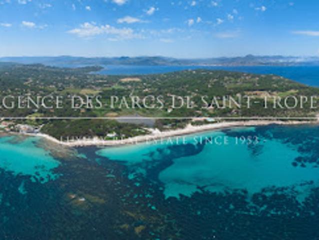 Maison en bord de mer avec jardin