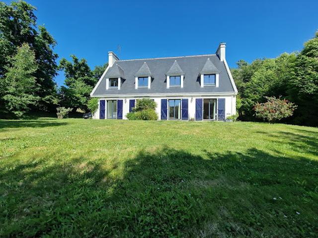 Maison en bord de mer avec jardin