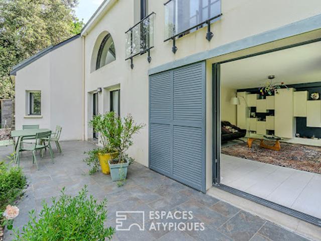 Maison en bord de mer avec jardin