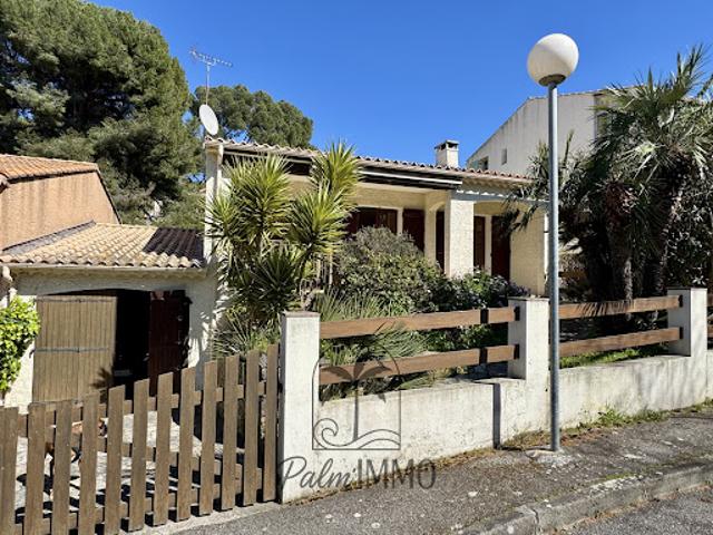Maison en bord de mer avec jardin