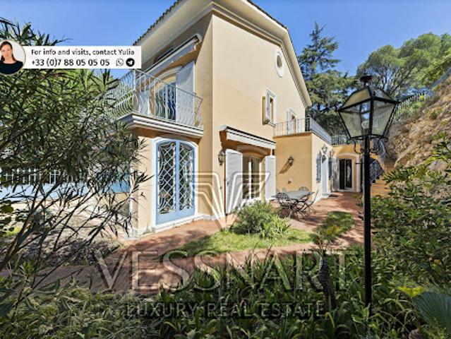 Maison en bord de mer avec jardin