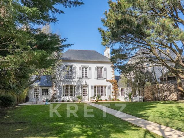 Maison en bord de mer avec jardin
