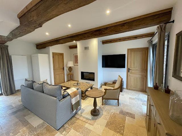 Maison en bord de mer avec jardin