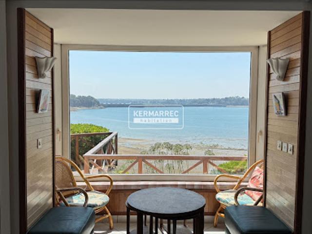 Maison en bord de mer avec jardin