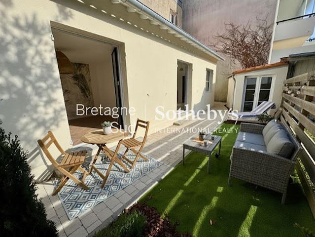 Maison en bord de mer avec jardin