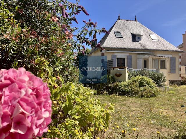 Maison en bord de mer avec jardin