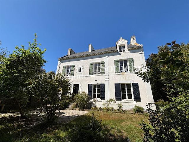 Maison en bord de mer avec jardin