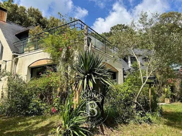 Maison en bord de mer avec jardin