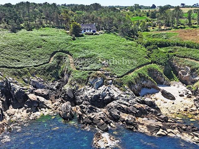 Maison en bord de mer avec jardin