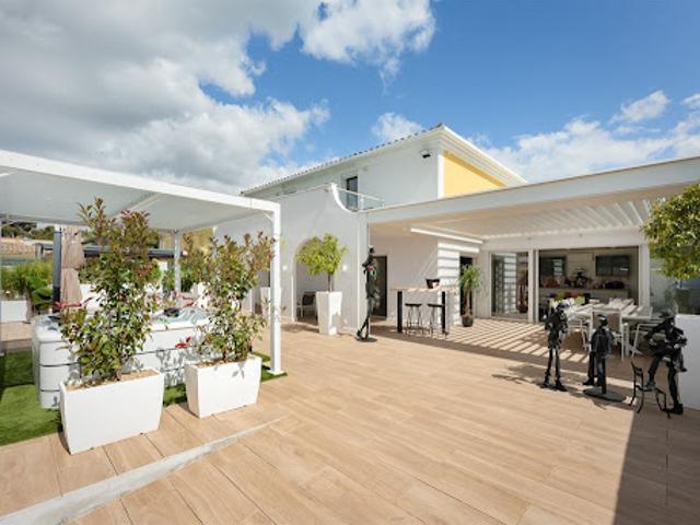 Maison en bord de mer avec jardin