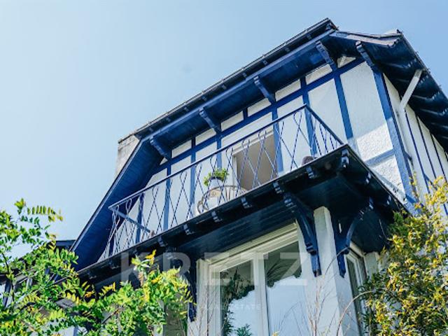 Maison en bord de mer avec jardin