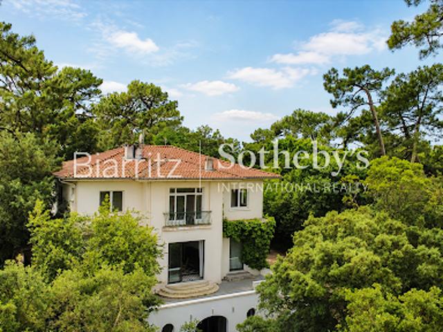 Maison en bord de mer avec jardin