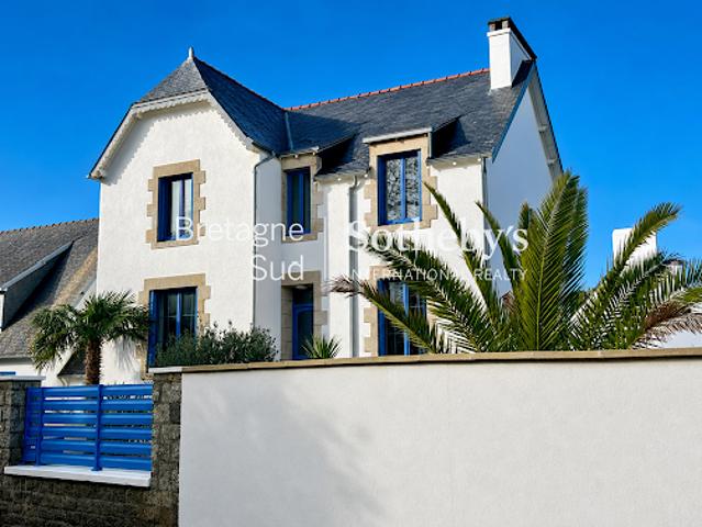 Maison en bord de mer avec jardin