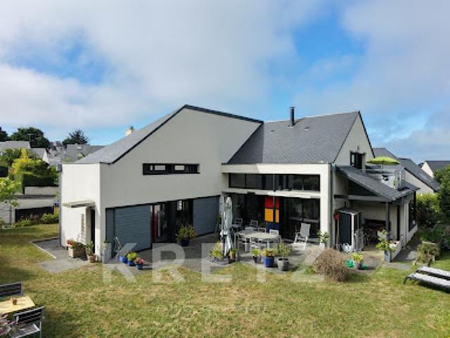 Maison en bord de mer avec jardin