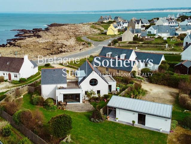 Maison en bord de mer avec jardin