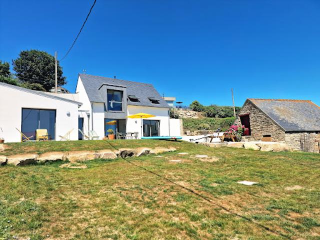 Maison en bord de mer avec jardin