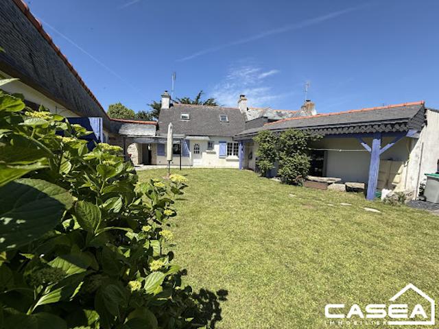 Maison en bord de mer avec jardin