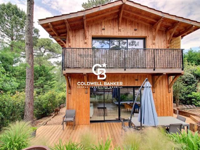 Maison en bord de mer avec jardin