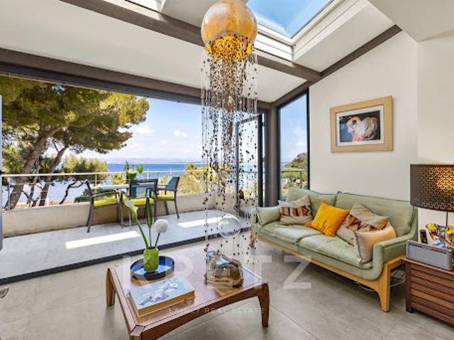 Maison en bord de mer avec jardin