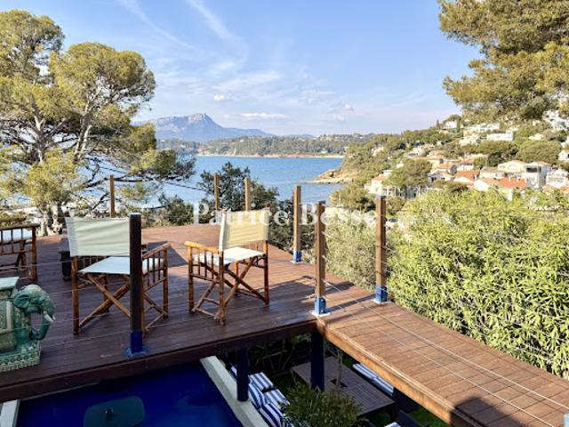 Maison en bord de mer avec jardin
