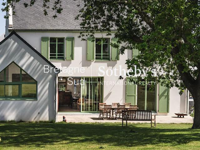 Maison en bord de mer avec jardin