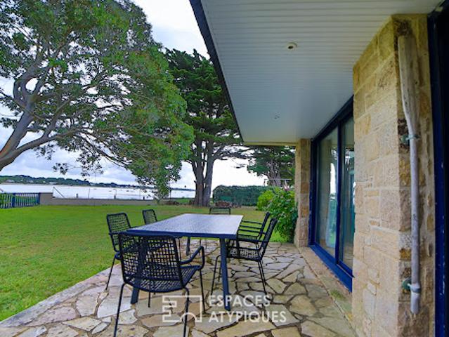 Maison en bord de mer avec jardin