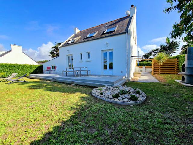 Maison en bord de mer avec jardin