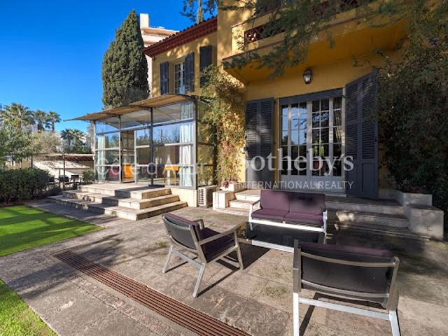 Maison en bord de mer avec jardin