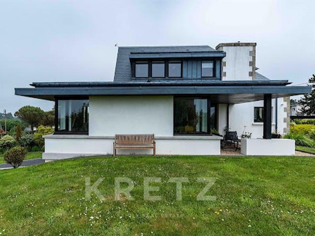 Maison en bord de mer avec jardin