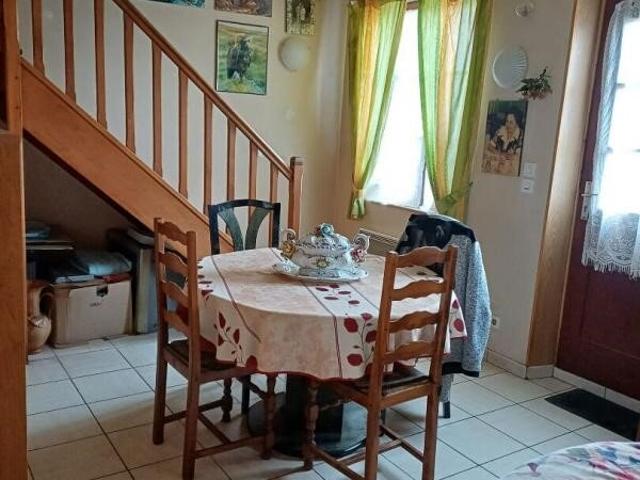 MAISON DE VILLE LOUEE