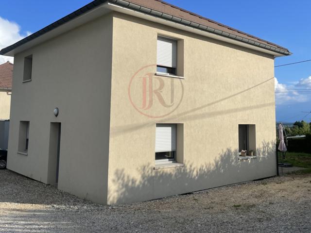 Maison en duplex T5 avec jardin et garage
