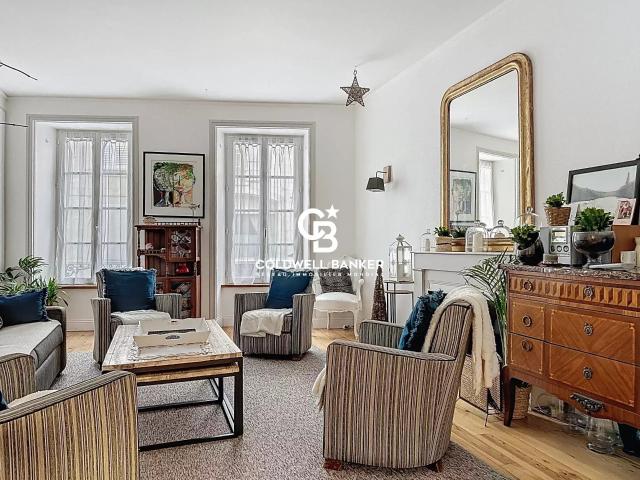 Maison en hyper centre de La Rochelle dans une rue calme g. 210m² La Rochelle