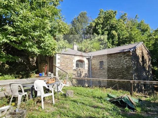 Maison en schiste et terrain constructible